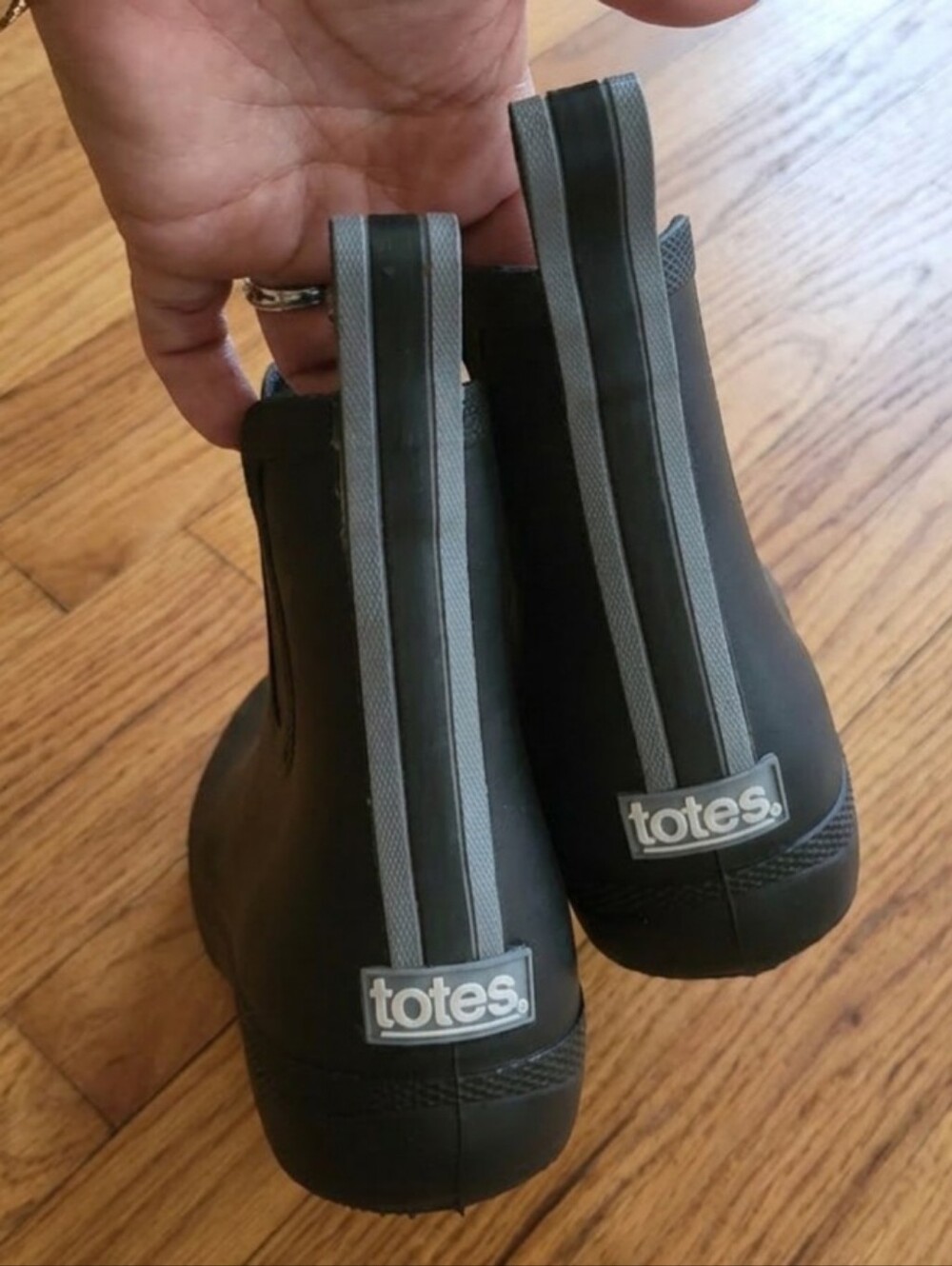Totes All-Weather Chelsea Black Rain Boots Size 8